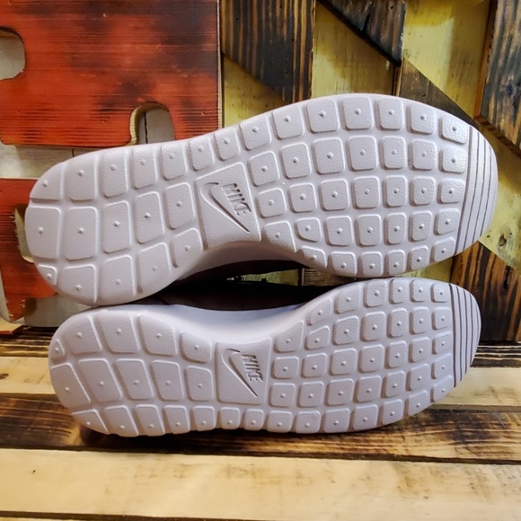 Nike Roshe One Premium Metallic Mahogany Size 9 - Picture 5 of 8